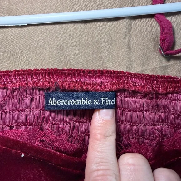 Abercrombie & Fitch Velvet Crop Top in Deep Red - Picture 3 of 7